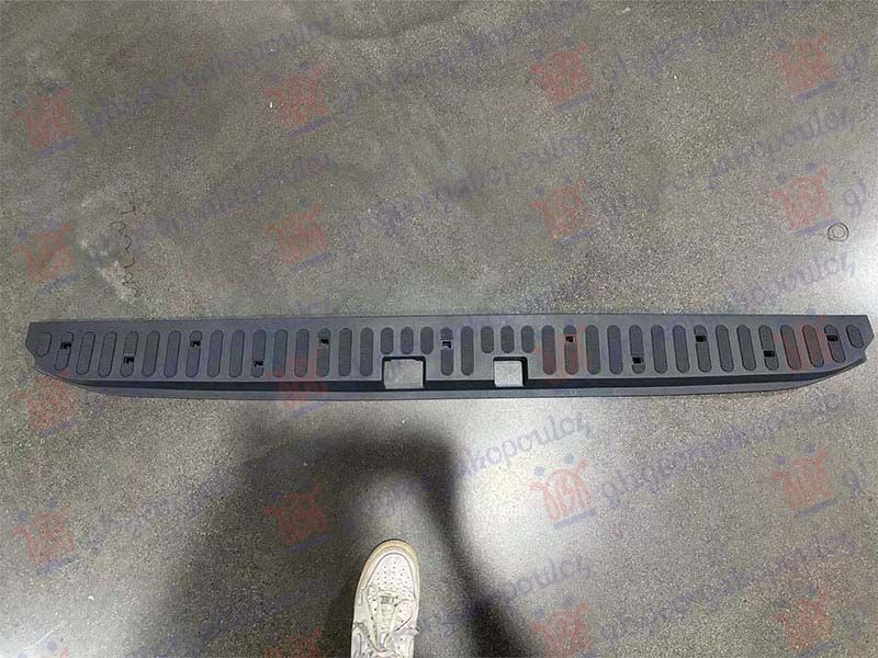 Gazište stražnjeg branika plastično