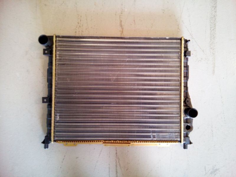 Hladnjak motora 2.0–2.5 +/- klima (49X41,5)