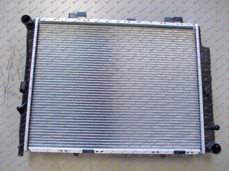 Hladnjak motora 200/220 cdi ručni +/- klima (64X49,6)